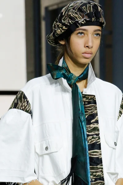 Look 46